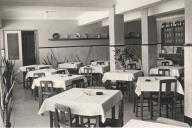 Sala de refeições da pensão Herminia no Banzão em Colares.