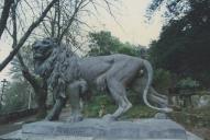 Estátua do Leão feita em bronze por P. Rouillard na Quinta da Regaleira.