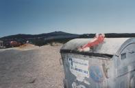 Contentores para recolha de lixo, em Sintra.