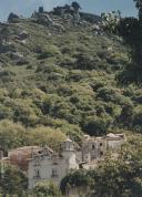 Vista parcial da vila de Sintra e do Castelo dos Mouros.