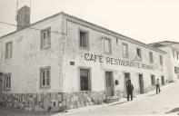 Pensão, café e restaurante Sisudo em Almoçageme.