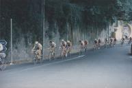 Passagem de ciclistas no Largo Dr. Carlos França, Sintra, durante a Volta ao Futuro em bicicleta.