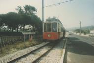 Elétrico de Sintra em direção à Praia das Maçãs.