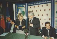 Edite Estrela, Presidente da Câmara Municipal de Sintra, na assinatura do protocolo com o Museu do brinquedo.