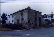 Casa saloia em ruínas na localidade de Ulgueira, Colares.