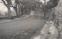 Pavimentação com betão asfáltico do caminho municipal de acesso a Boialvo em Sintra. 