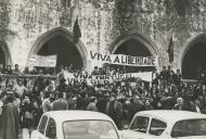 Comemoração do 1.º de maio de 1974 no largo Rainha Dona Amélia em frente ao Palácio Nacional de Sintra.