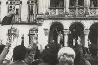 Comemoração do 1.º de maio de 1974 no Largo Virgílio Ferreira em frente aos Paços do concelho de Sintra.