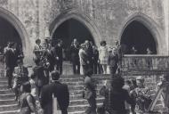 Príncipe Filipe, Duque de Edimburgo, acompanhado por Marcelo Caetano, presidente do conselho do Estado Novo, aquando da sua visita ao palácio Nacional de Sintra.