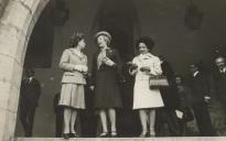 Edith Forjaz com a esposa do Lord Mayor de Londres durante uma visita ao Palácio Nacional de Sintra.