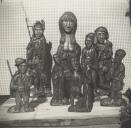 Estatuetas em barro de Eduardo Azenha fundador do Museu do Barro em Santa Susana.