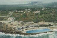 Vista aérea do Hotel das arribas com a piscina oceânica.