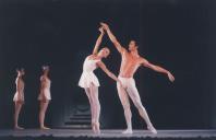 Atuação da companhia Ballet "Pas et Traces" Estrelas e Solistas da Opera de Paris.