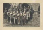 Grupo musical na escadaria do Palácio Nacional de Sintra.