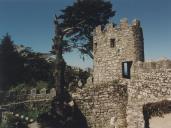 Vista parcial da alcáçova do Castelo dos Mouros.