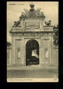 Cintra - (Portugal) - Portico do Palácio de Setiais