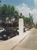 Busto em homenagem a Dr. Desidério Cambournac na avenida homónima em Sintra.