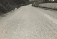 Pavimentação com macadame de um troço de estrada entre Vale de Lobos e Almornos.