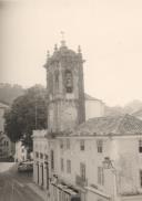 Vista parcial da Vila de Sintra com a linha do eléctrico, o edifício dos correios e a torre do relógio.