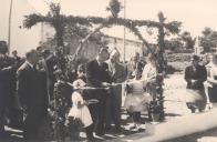Inauguração de um chafariz municipal com a presença do Visconde de Asseca.