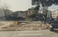 Construção do parque de estacionamento na rua rio da Azenha em Mem Martins.