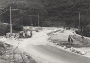 Obras de reparação e alargamento da ponte redonda na estrada entre Sintra e Colares.