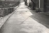 Pavimentação com tapete betuminoso na Estrada do Macieira em Sintra.