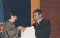 Condecoração com a medalha do Concelho de várias personalidades, entre elas o Vereador Cardoso Martins.