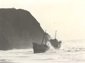 Naufágio do navio Angra na Praia Grande.