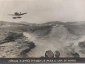 Forças Alemãs dirigem-se para a Ilha de Samos durante a II Guerra Mundial.
