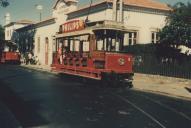 Elétrico junto à estação de Caminhos de Ferro de Sintra.