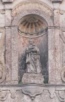 Nicho com a imagem de Santa Ana do Carmo, no convento carmelita de Gigarós, Colares.