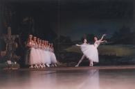 Atuação da companhia do Ballet de Kiev.