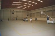 Jogo de basquetebol no Complexo Desportivo Municipal, João Carlos Cifuentes, de Monte Abraão.