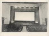 Palco e plateia do Cine Teatro Carlos Manuel.