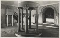 Pulpito e podium circular na capela de S. Mamede em Janas.