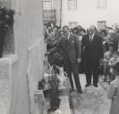 Inauguração de um chafariz municipal com a presença do Visconde de Asseca.