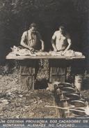 Uma cozinha provisória dos caçadores, de montanha Alemães no Caucaso durante a II Guerra Mundial. 