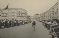 Passagem de ciclistas na Portela de Sintra durante uma prova.