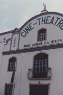 Vista parcial do Cine Teatro José Gomes da Silva em Almoçageme.