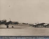 Aviões Alemães num aérodromo na Tunisia durante a II Guerra Mundial.