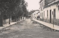 Rua Cândido dos Reis, em Belas, antes da pavimentação com betão asfáltico.