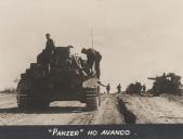 Panzer no avanço durante a II Guerra Mundial.
