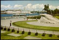 Léningrad, berceau de la Révolution d'Octobre, deuxime grande ville de russie, le plus important port de la baltique