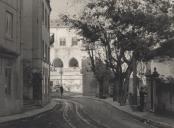 Vista parcial da Vila de Sintra com o Palácio Nacional de Sintra, a entrada da Casa dos Limoeiros e a linha do Elétrico.