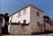 Casas saloias na localidade de Casas Novas, Colares.