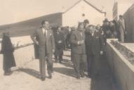 Visita do Visconde de Asseca, César Moreira Batista e Joaquim Fontes ao Cemitério de Almargem do Bispo.