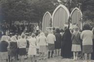 Missa campal no terreno onde foi construida a Igreja de Santa Maria e São Miguel na 
Av. Adriano Júlio Coelho em Sintra.