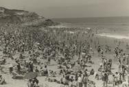 Banhistas na Praia das Maçãs.