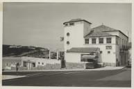 Restaurante Monumental e Casino na Praia das Maçãs.